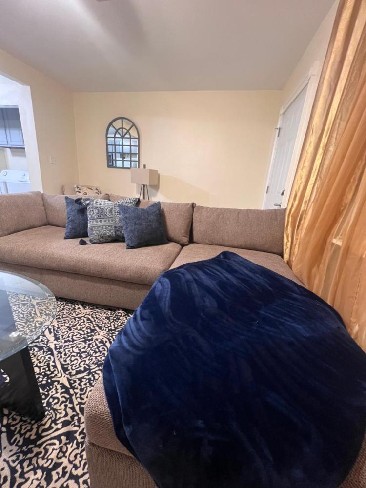 Deluxe Queen Room interior